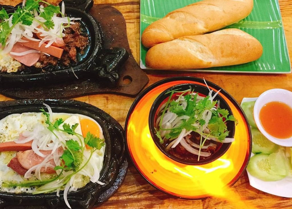 bo ne an cung banh mi 1024x734 1